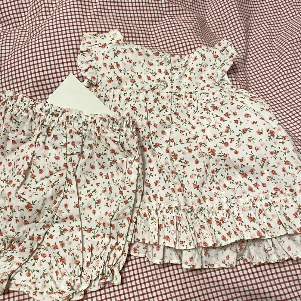 NWT Rare Edition 100% Cotton Floral Baby Smocked Dress with Bloomers - Picture 7 of 7